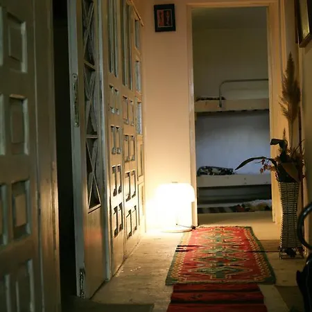 Zig Zag Hostel *