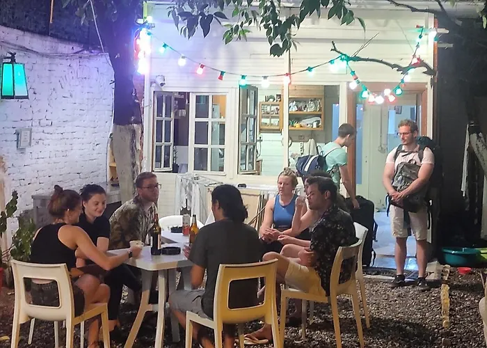 扎格扎格旅舍 * 地拉那