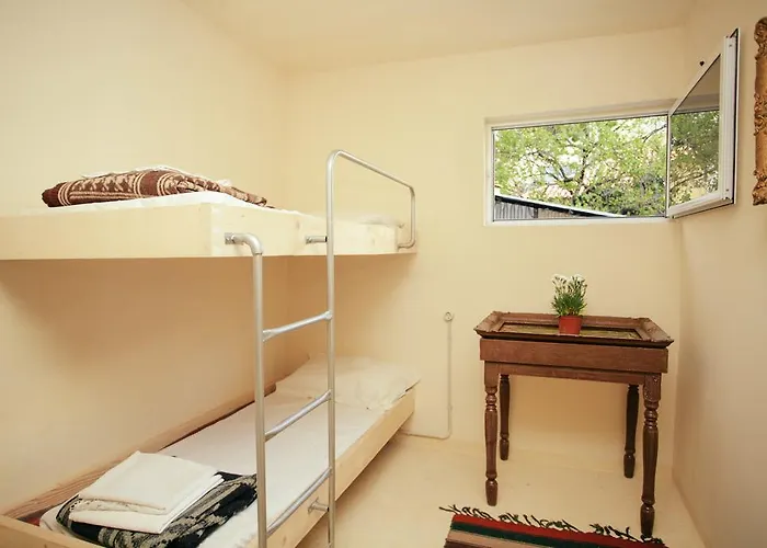 扎格扎格旅舍 地拉那