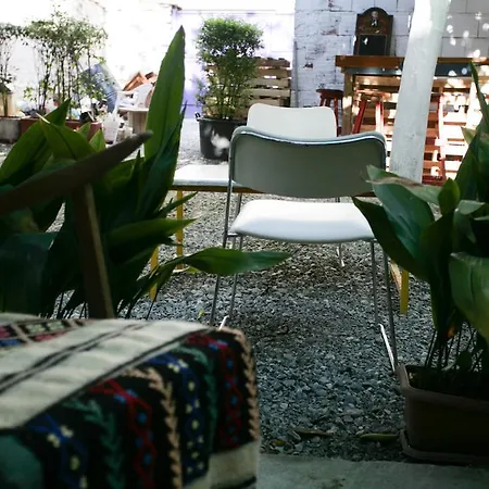 Zig Zag Hostel *